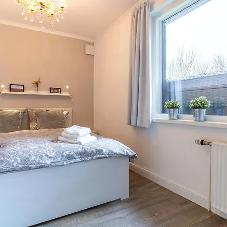 Apartment Haus Deichglueck, Whg Timmy Vollerwiek